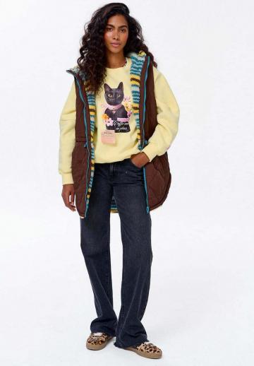 Длинный жилет