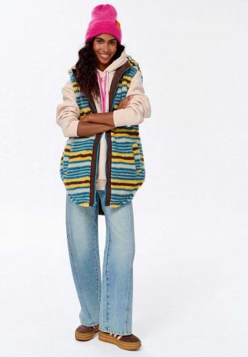 Длинный жилет