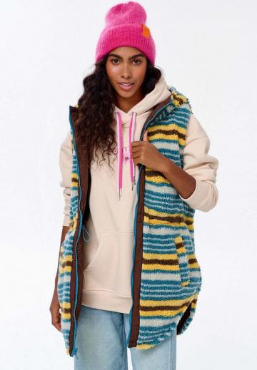 Длинный жилет