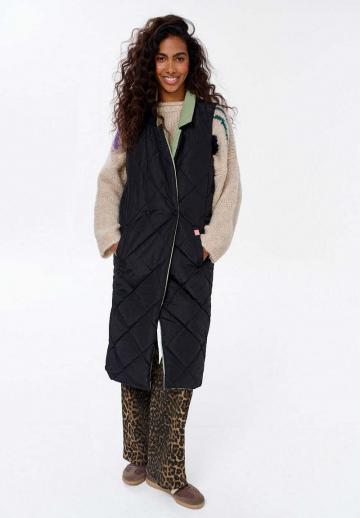 Длинный жилет