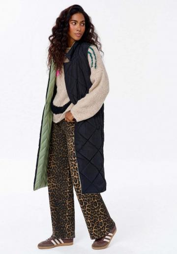 Длинный жилет