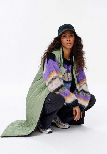 Длинный жилет