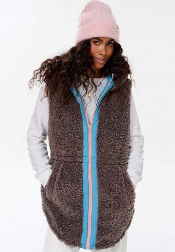 Длинный жилет