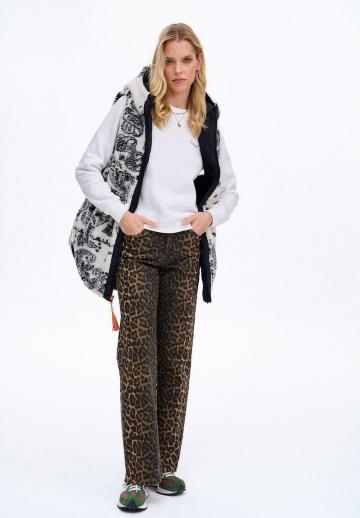 Длинный жилет