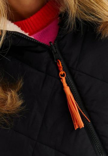 Длинный жилет