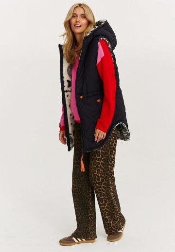 Длинный жилет