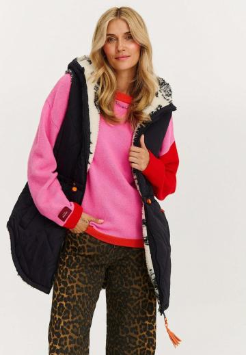 Длинный жилет