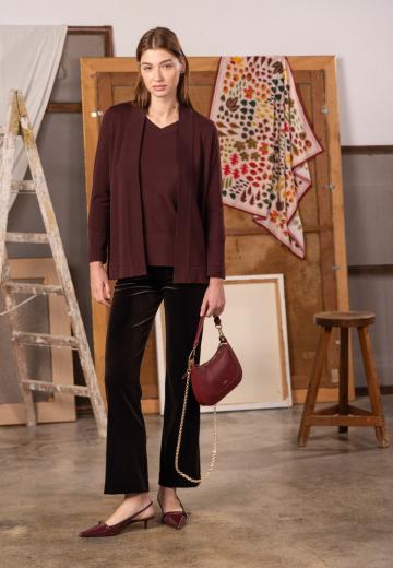 Пуловер с вырезом V