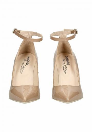 Туфли на высоком каблуке