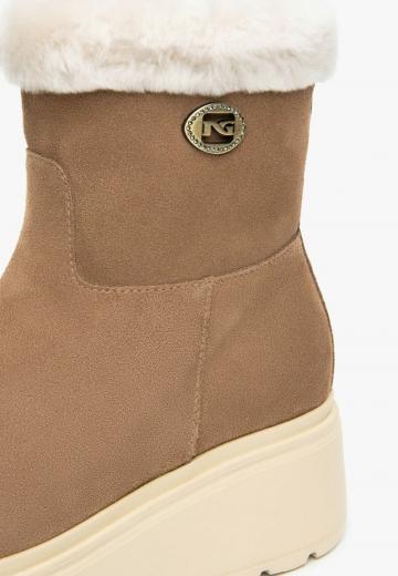 Сапожки на танкетке