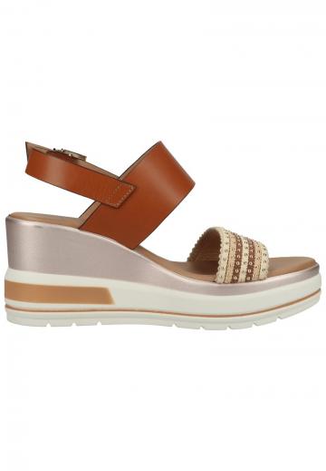 Босоножки на танкетке