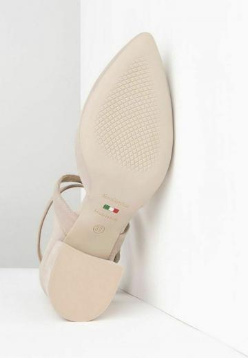 Туфли с ремешком