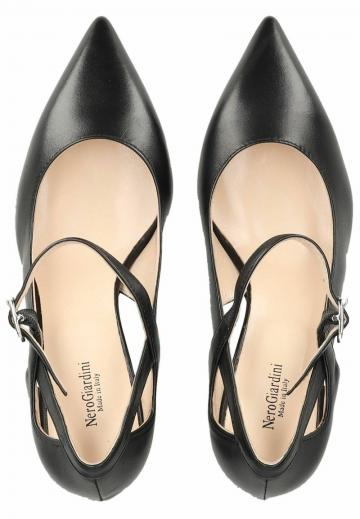 Туфли с ремешком