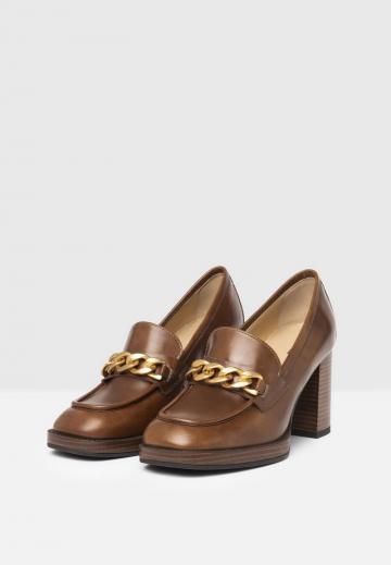 Туфли с высоким носом