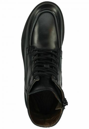 Ботинки на шнуровке