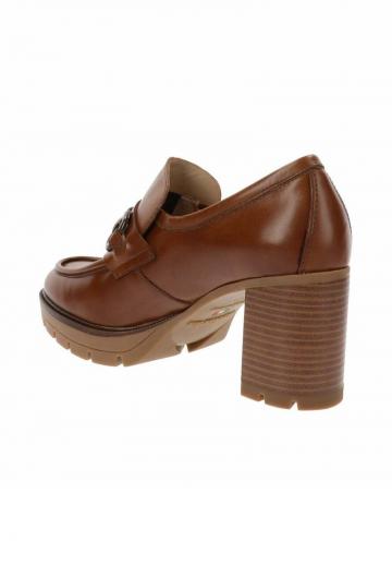 Туфли с высоким носом