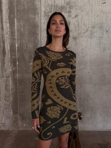 Вязаное платье