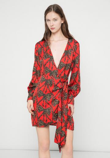 Короткое платье