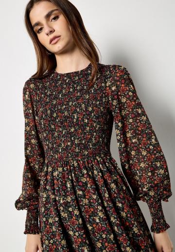 Короткое платье