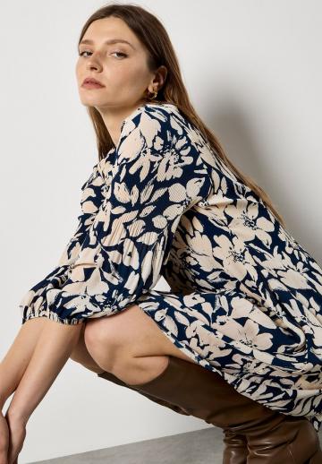 Короткое платье