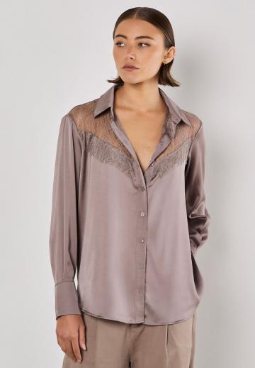 Атласная блузка