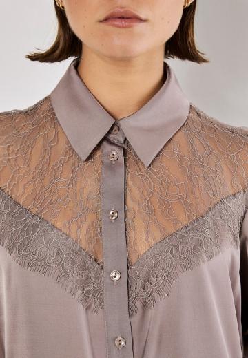 Атласная блузка