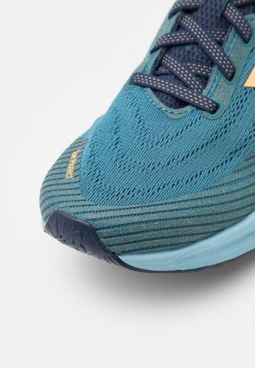 Беговые кроссовки