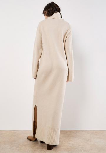 Вязаное платье