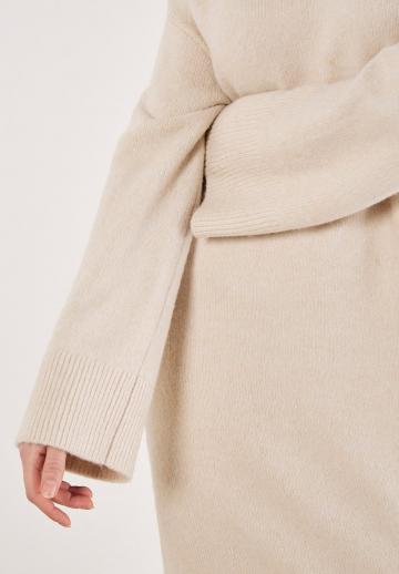 Вязаное платье