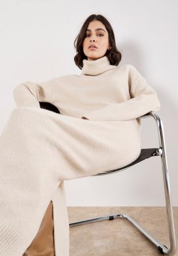 Вязаное платье