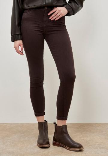 Узкие джинсы