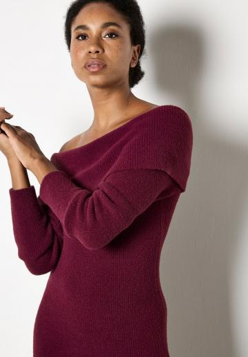 Вязаное платье