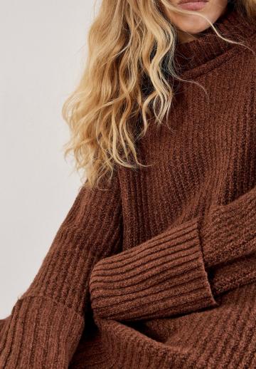 Вязаное платье