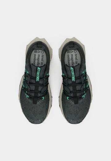 Беговые кроссовки