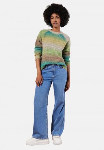 Пуловер в полоску