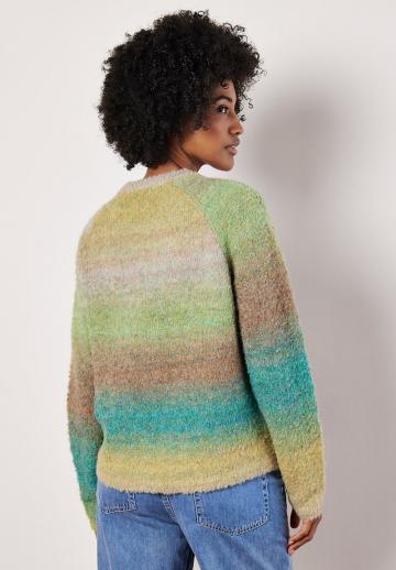 Пуловер в полоску