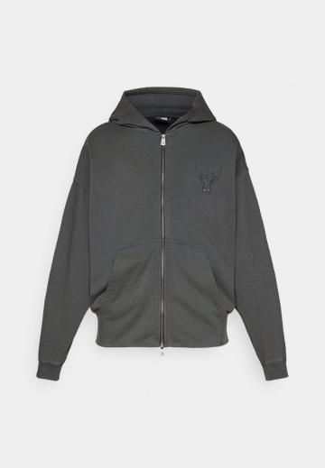 Спортивная кофта