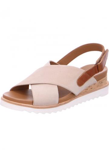 Босоножки на танкетке