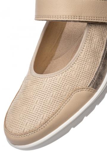 Туфли на танкетке