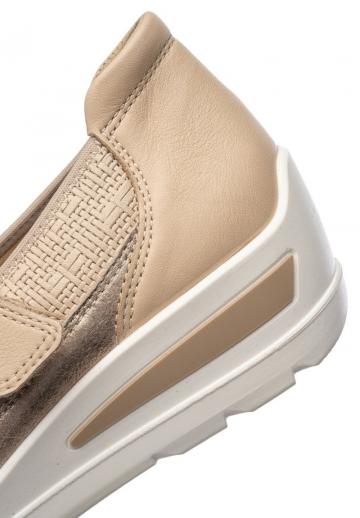 Туфли на танкетке