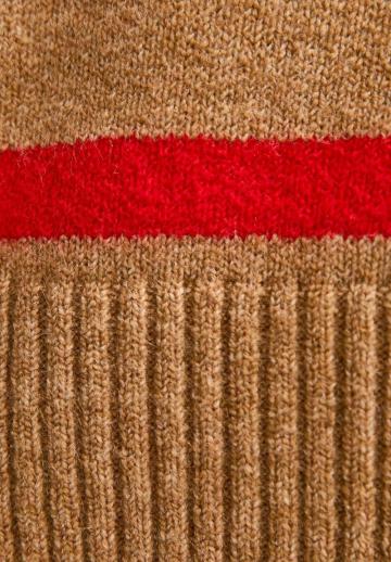 Пуловер в полоску