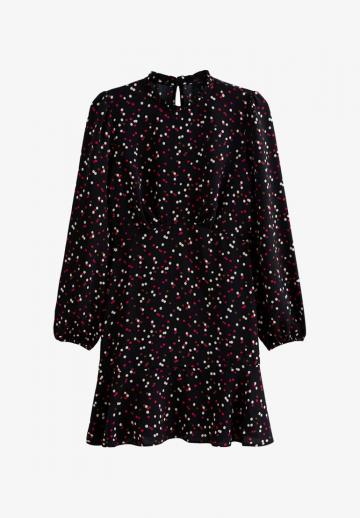 Короткое платье