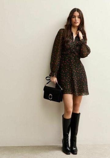 Короткое платье