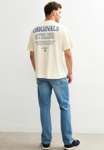 Прямые джинсы