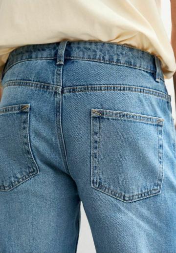 Прямые джинсы
