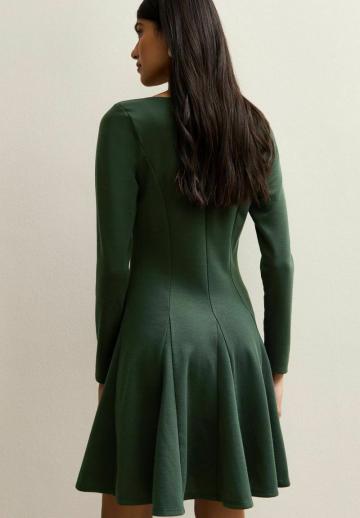 Короткое платье