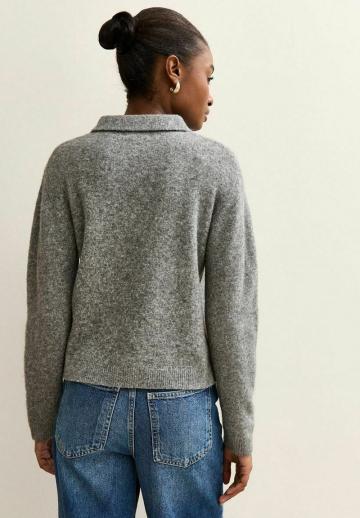 Пуловер с воротником поло