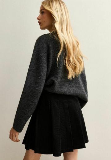 Юбка с накладными карманами