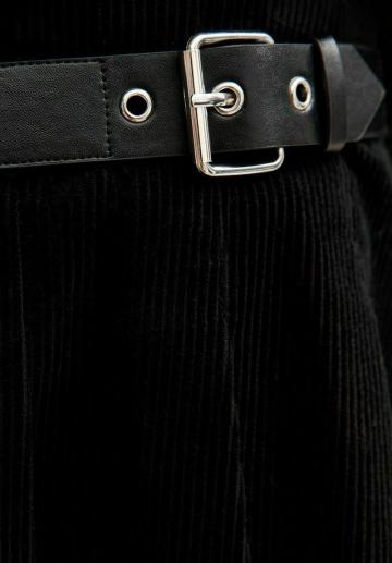 Юбка с накладными карманами