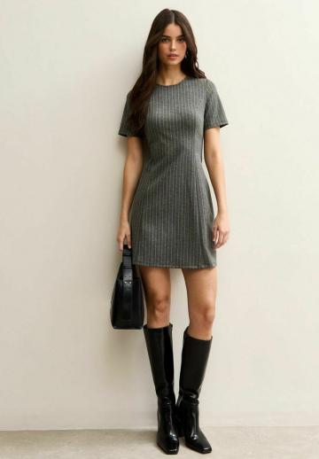 Короткое платье